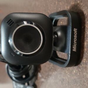 Microsoft LifeCam VX-2000, Model 1381.